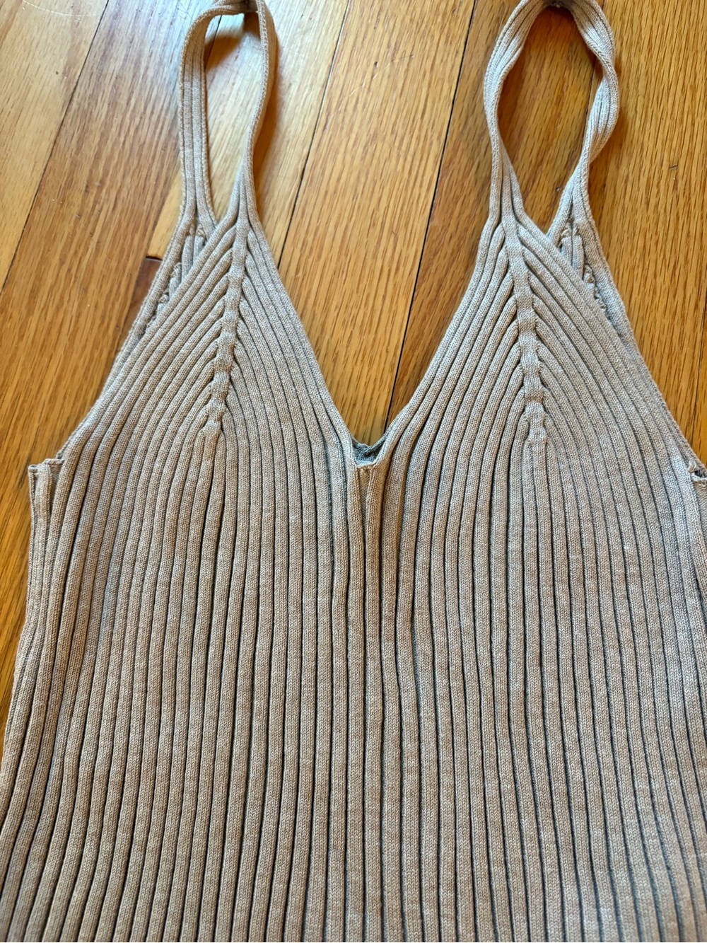 H&M Tank Top - Picture 2 of 5